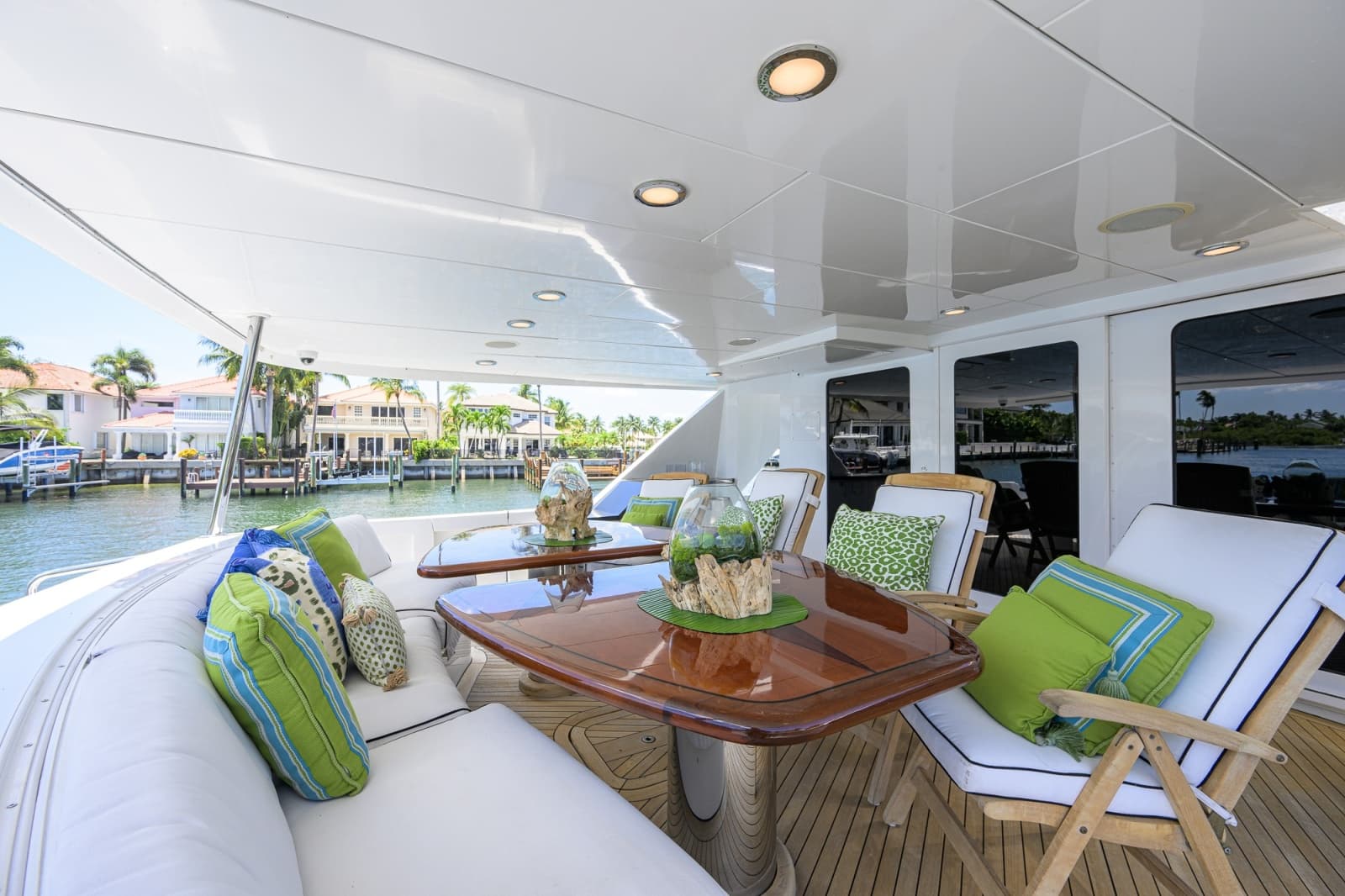 Hatteras 100 MAGIC - Aft Deck