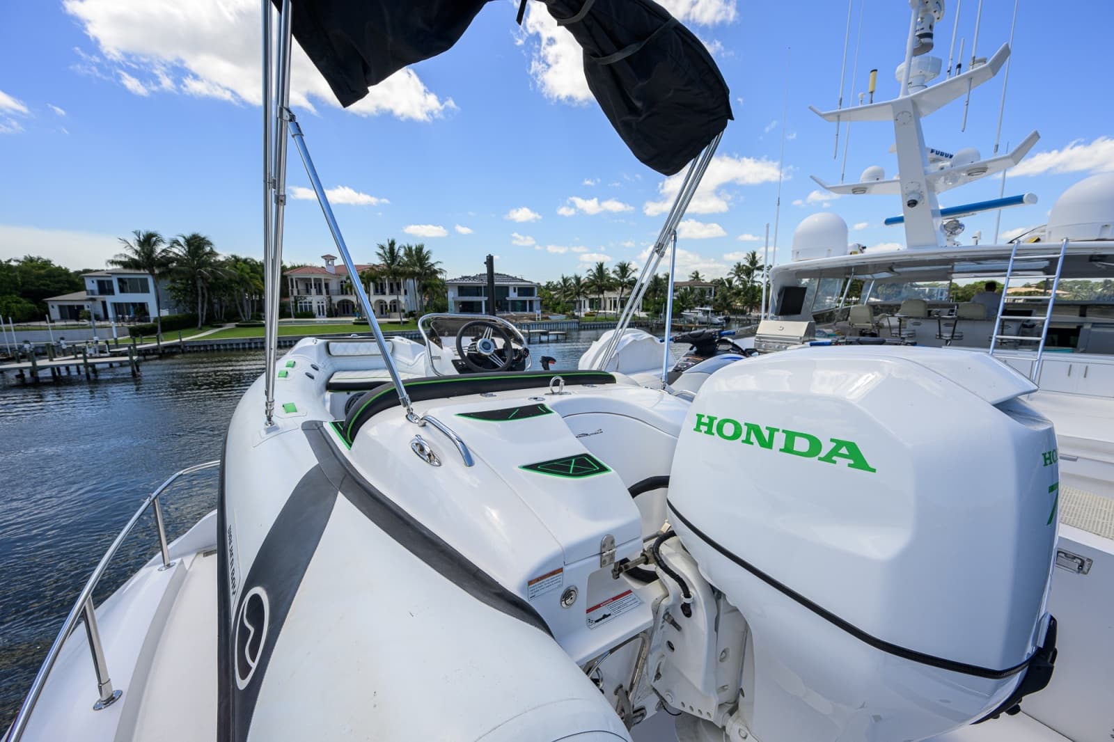 Hatteras 100 MAGIC - Toys