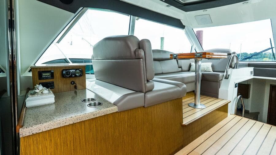 2013 Cruisers 48 Cantius
