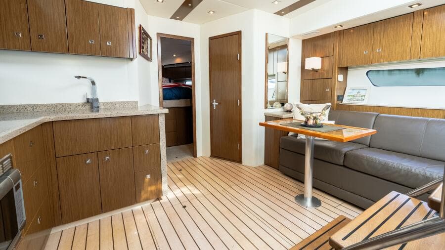 2013 Cruisers 48 Cantius