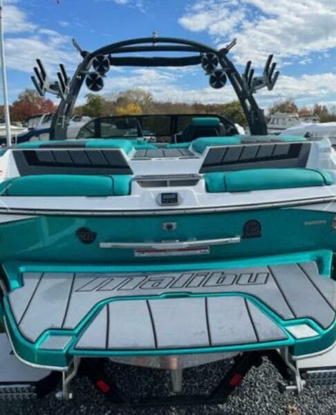 2020 Malibu 32 MXZ