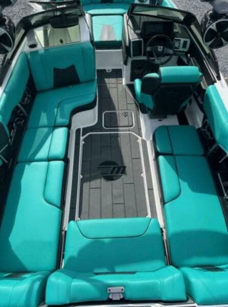 2020 Malibu 32 MXZ