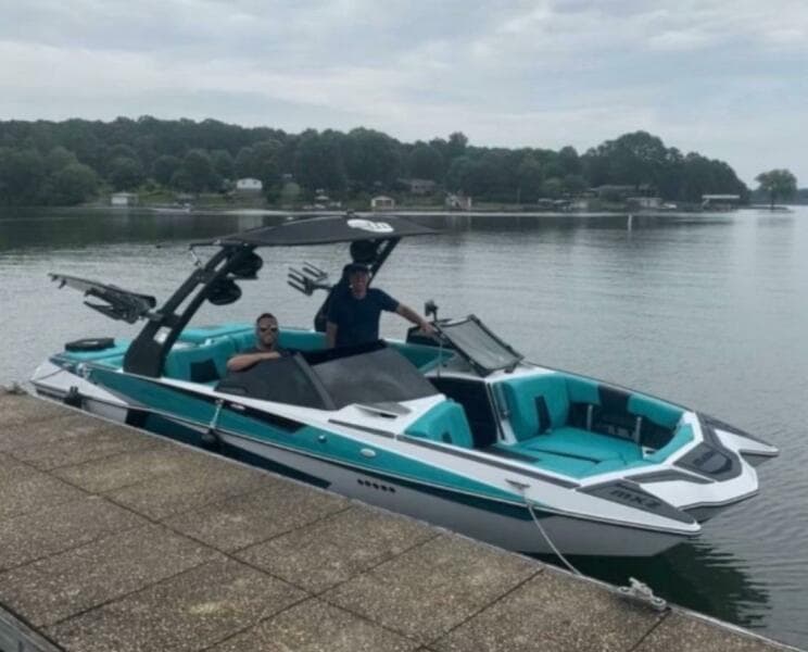 2020 Malibu 32 MXZ