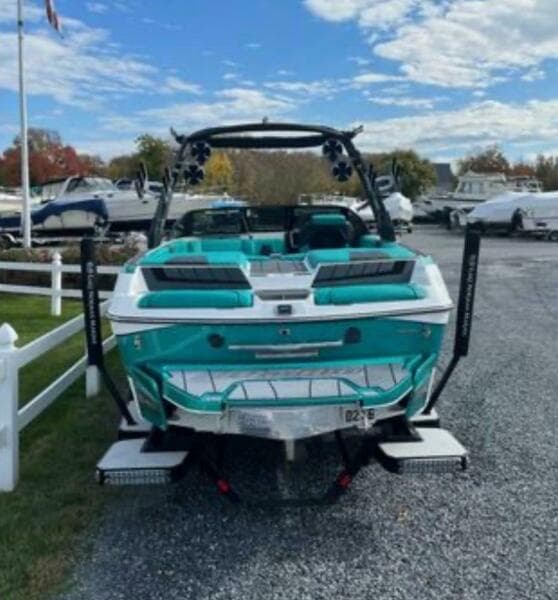 2020 Malibu 32 MXZ