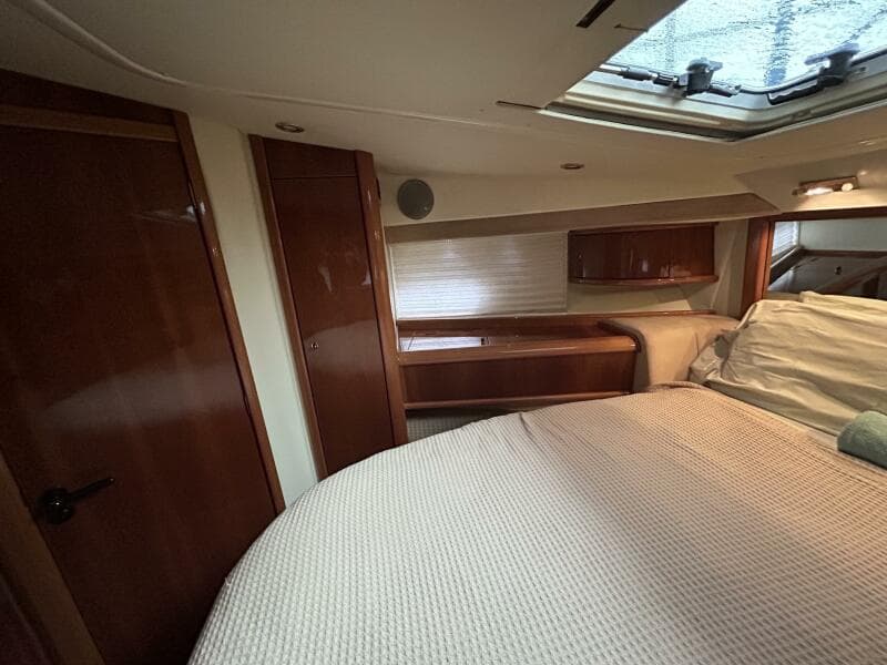 47' Sealine guest stateroom port