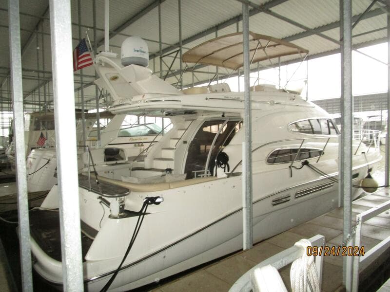 47' Sealine starboard aft profile1