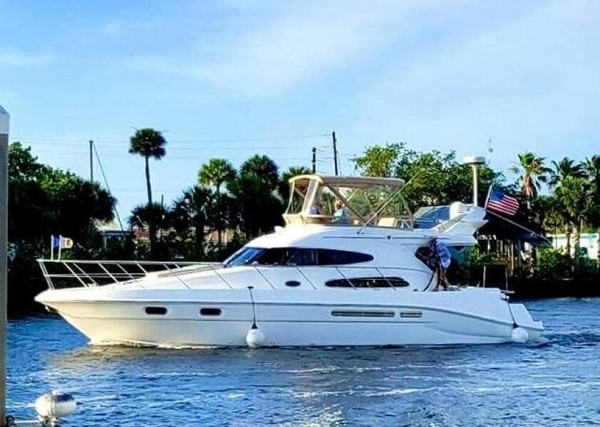 47' Sealine underway2