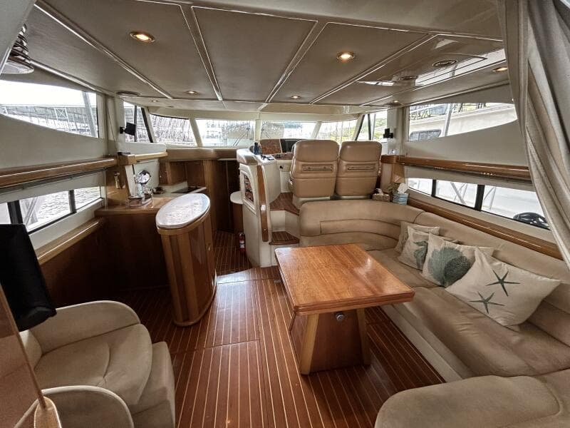 47' Sealine salon forward1