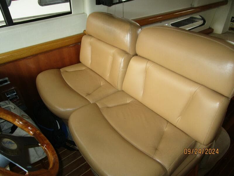 47' Sealine lower helm benchseat