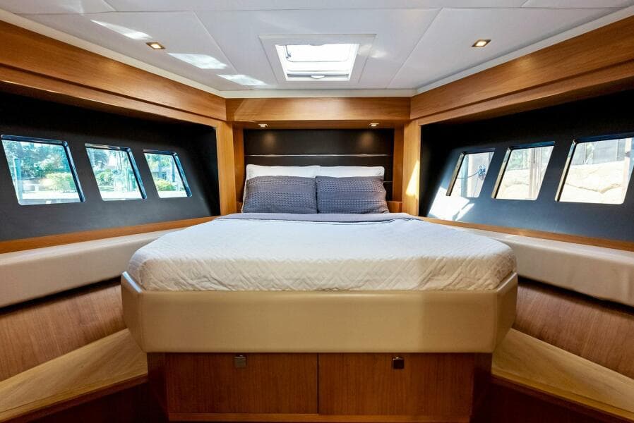 2013 Absolute 55 Fly