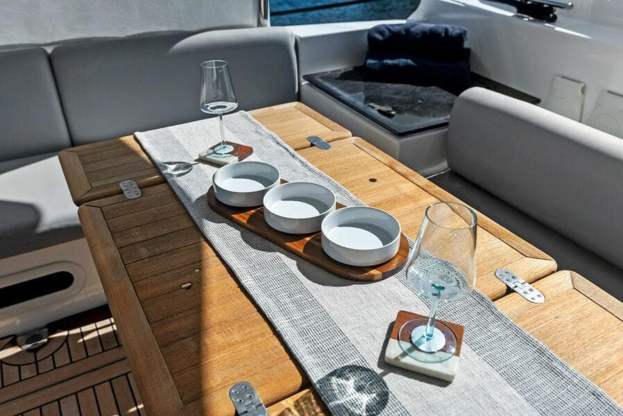 2013 Absolute 55 Fly