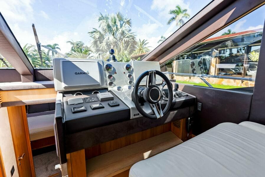 2013 Absolute 55 Fly