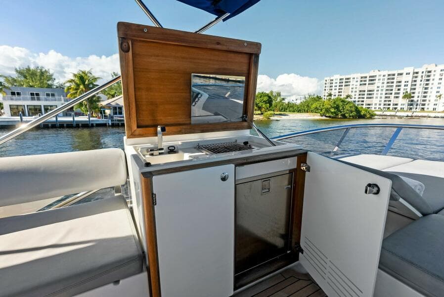 2013 Absolute 55 Fly