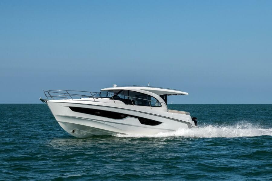 2027 Beneteau Antares 11