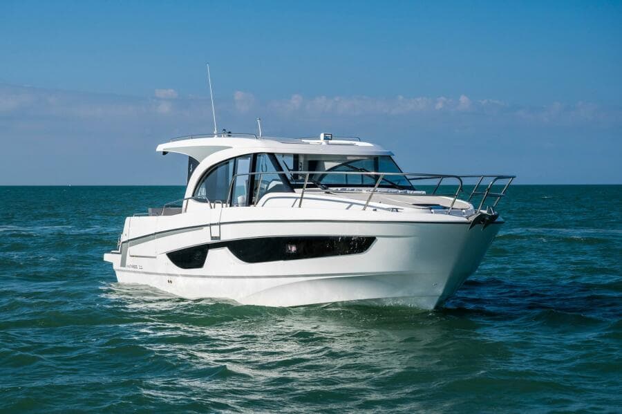 2027 Beneteau Antares 11