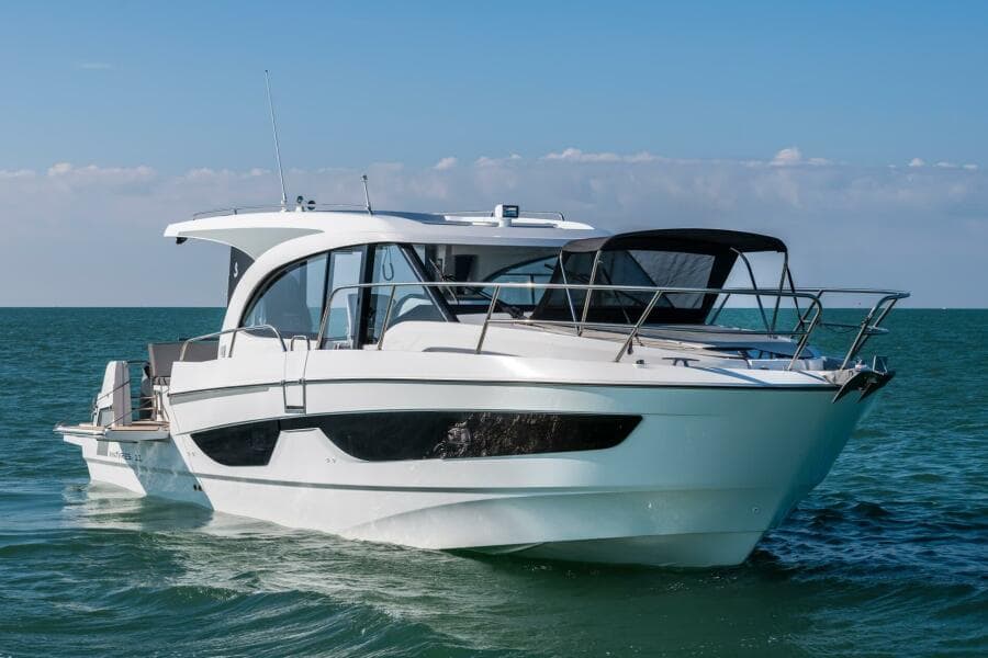 2027 Beneteau Antares 11