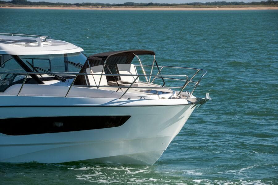2027 Beneteau Antares 11