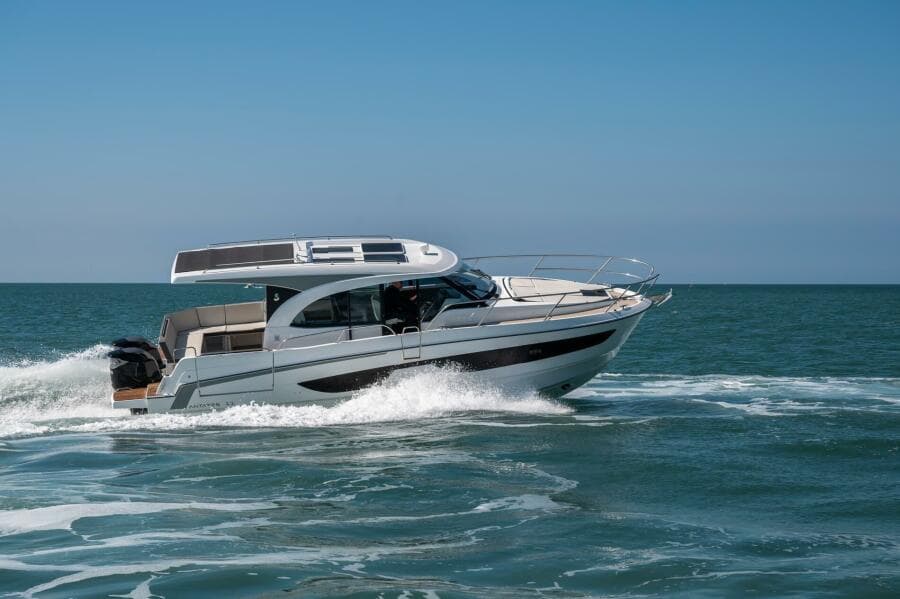 2027 Beneteau Antares 11
