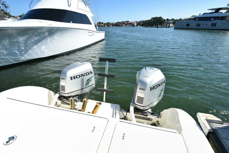 2003 World Cat 270 EC