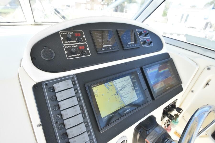 2003 World Cat 270 EC