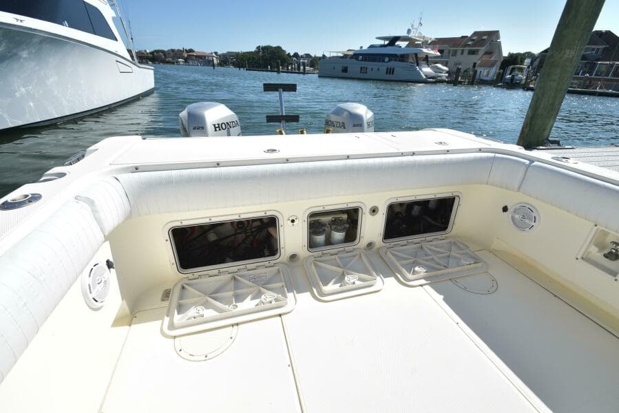 2003 World Cat 270 EC