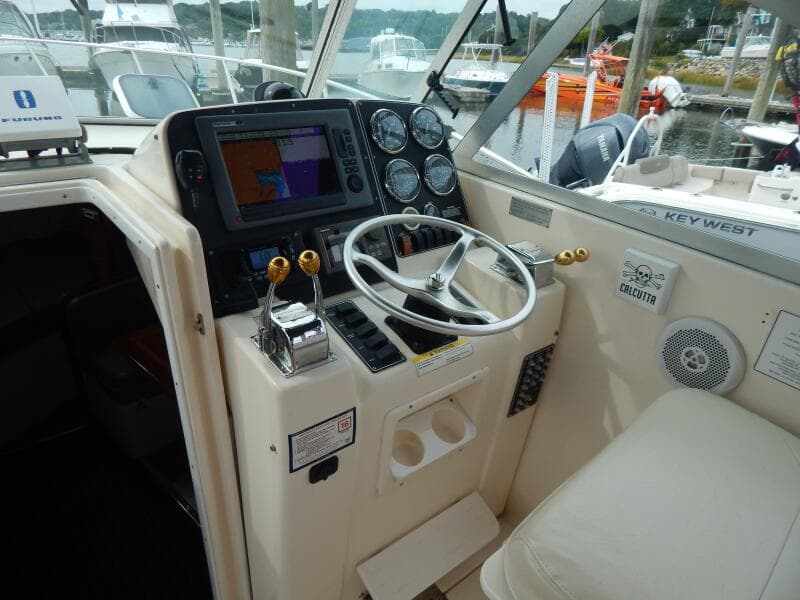 1998 Pursuit 3000 Express