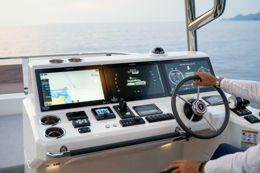2027 Beneteau Grand Trawler 63