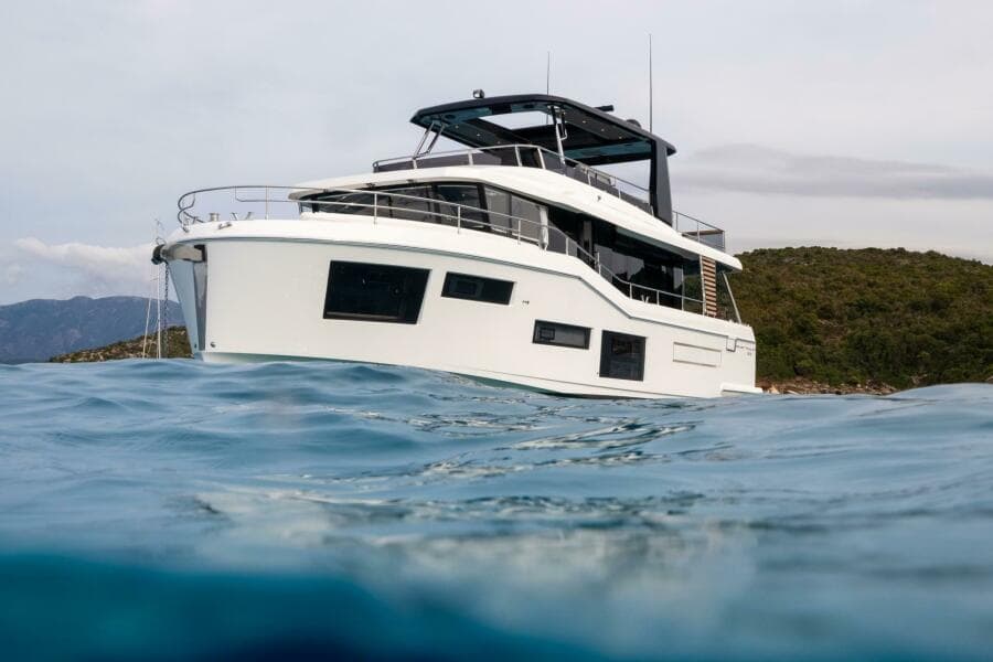 2027 Beneteau Grand Trawler 63
