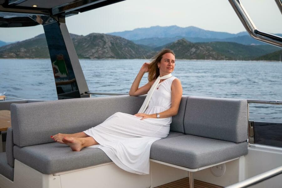 2027 Beneteau Grand Trawler 63