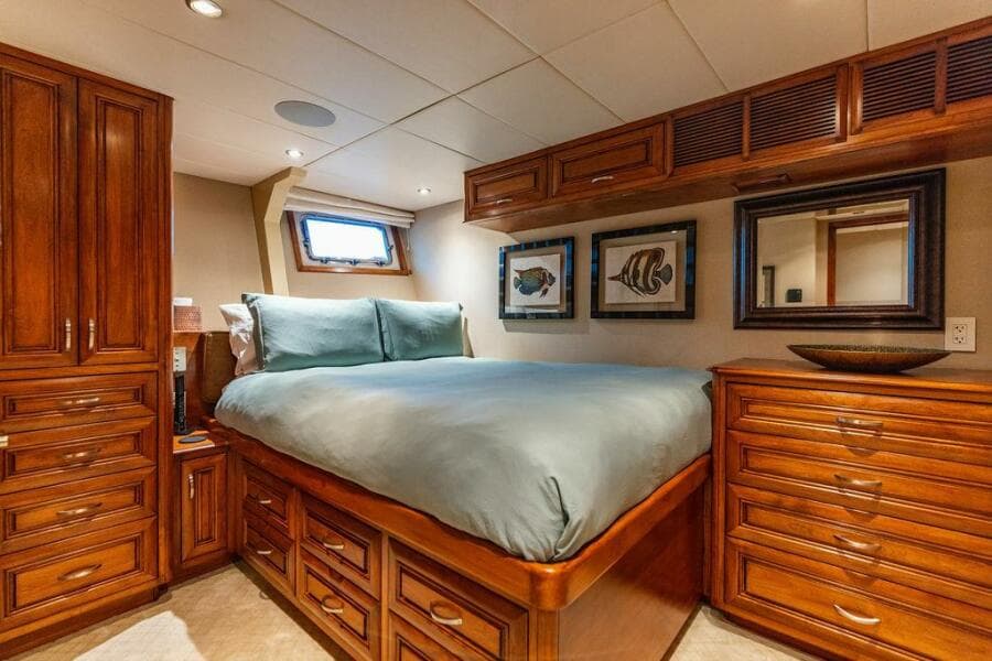 2009 Crystal Yachts Enclosed Pilothouse