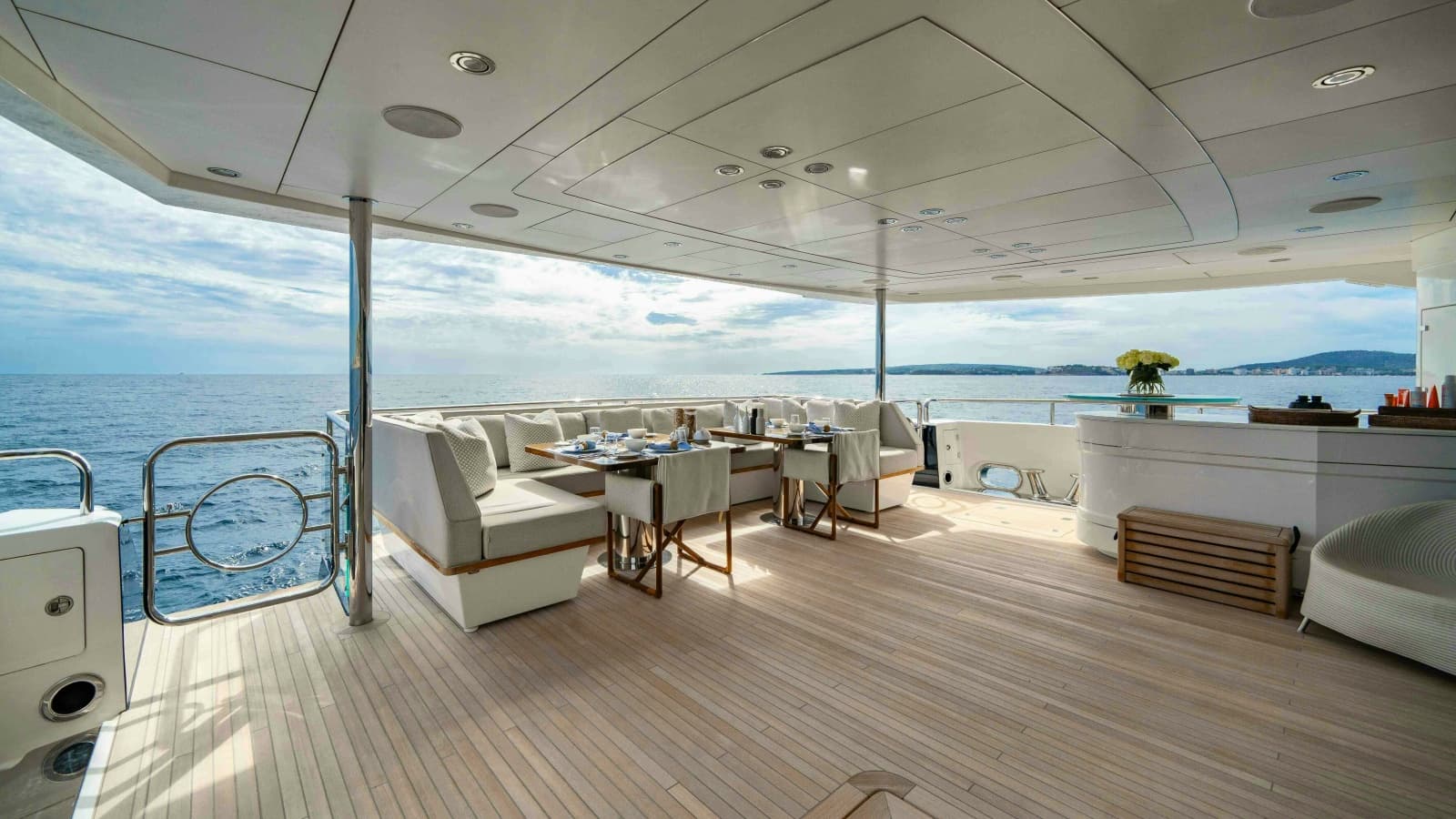 2016 Sunseeker Sunseeker 131 Yacht