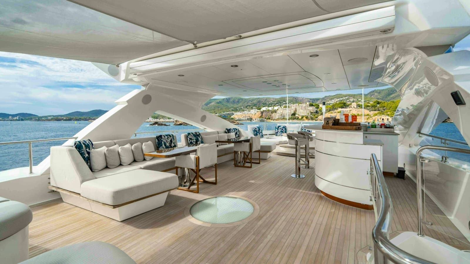 2016 Sunseeker Sunseeker 131 Yacht