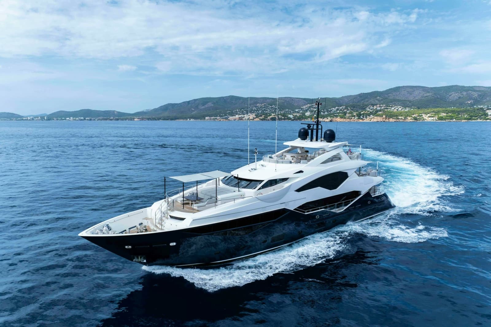 2016 Sunseeker Sunseeker 131 Yacht