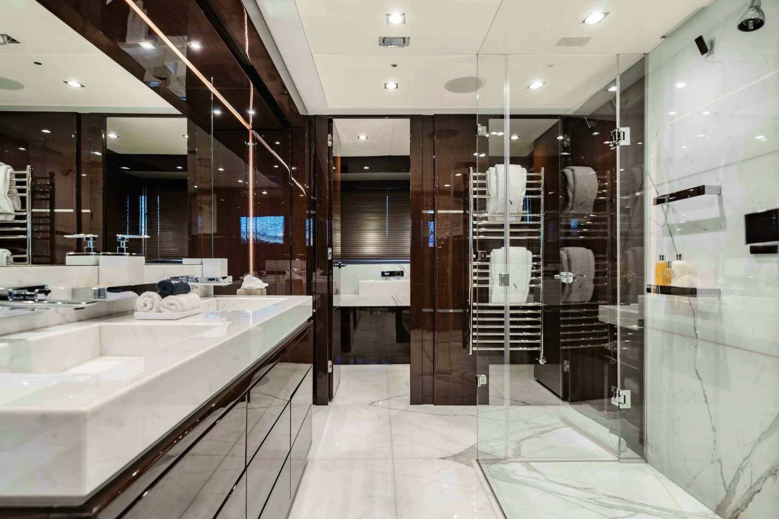 2016 Sunseeker Sunseeker 131 Yacht