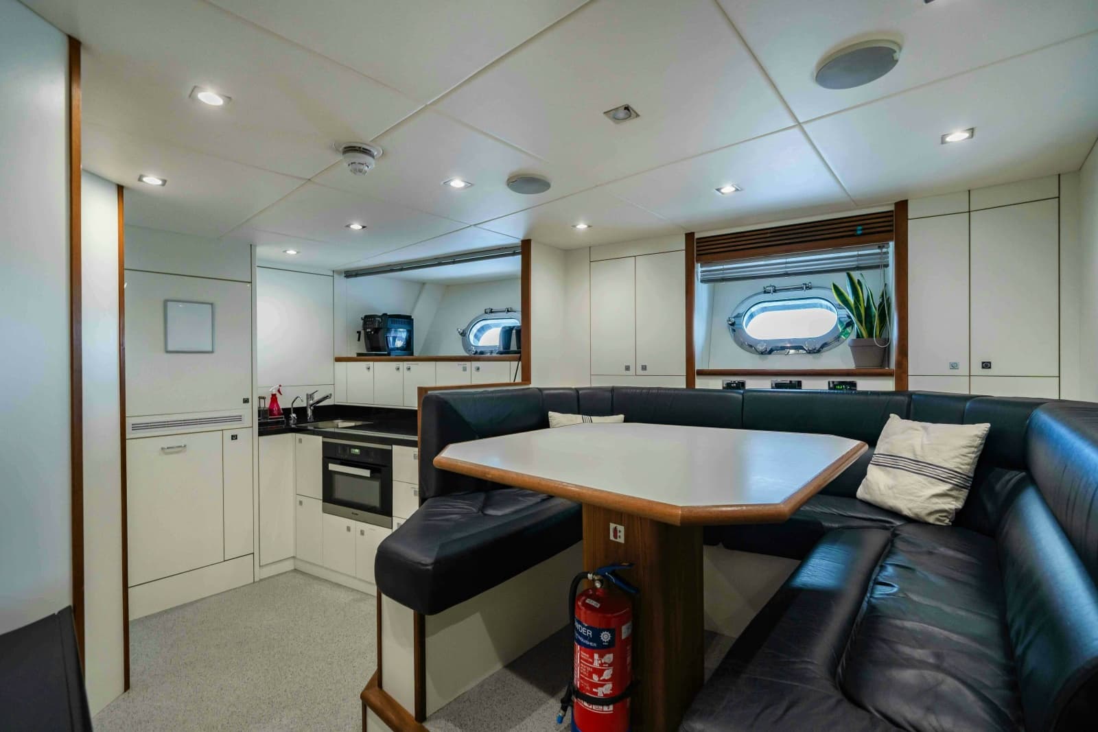 2016 Sunseeker Sunseeker 131 Yacht