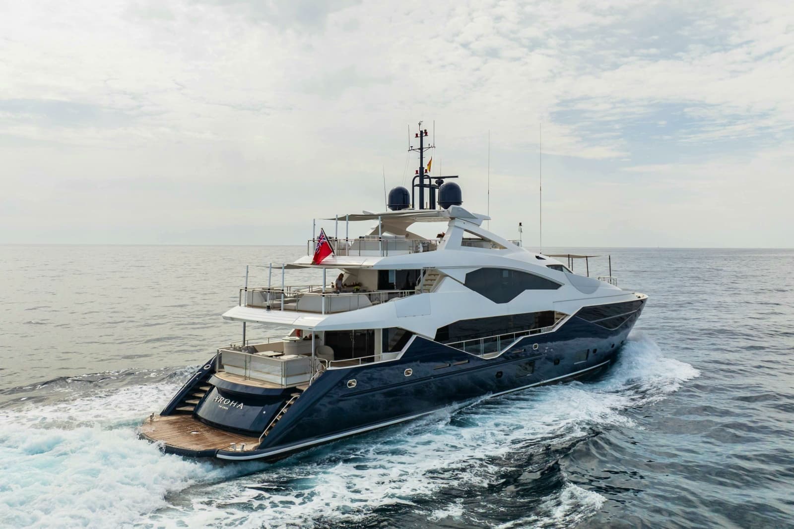 2016 Sunseeker Sunseeker 131 Yacht