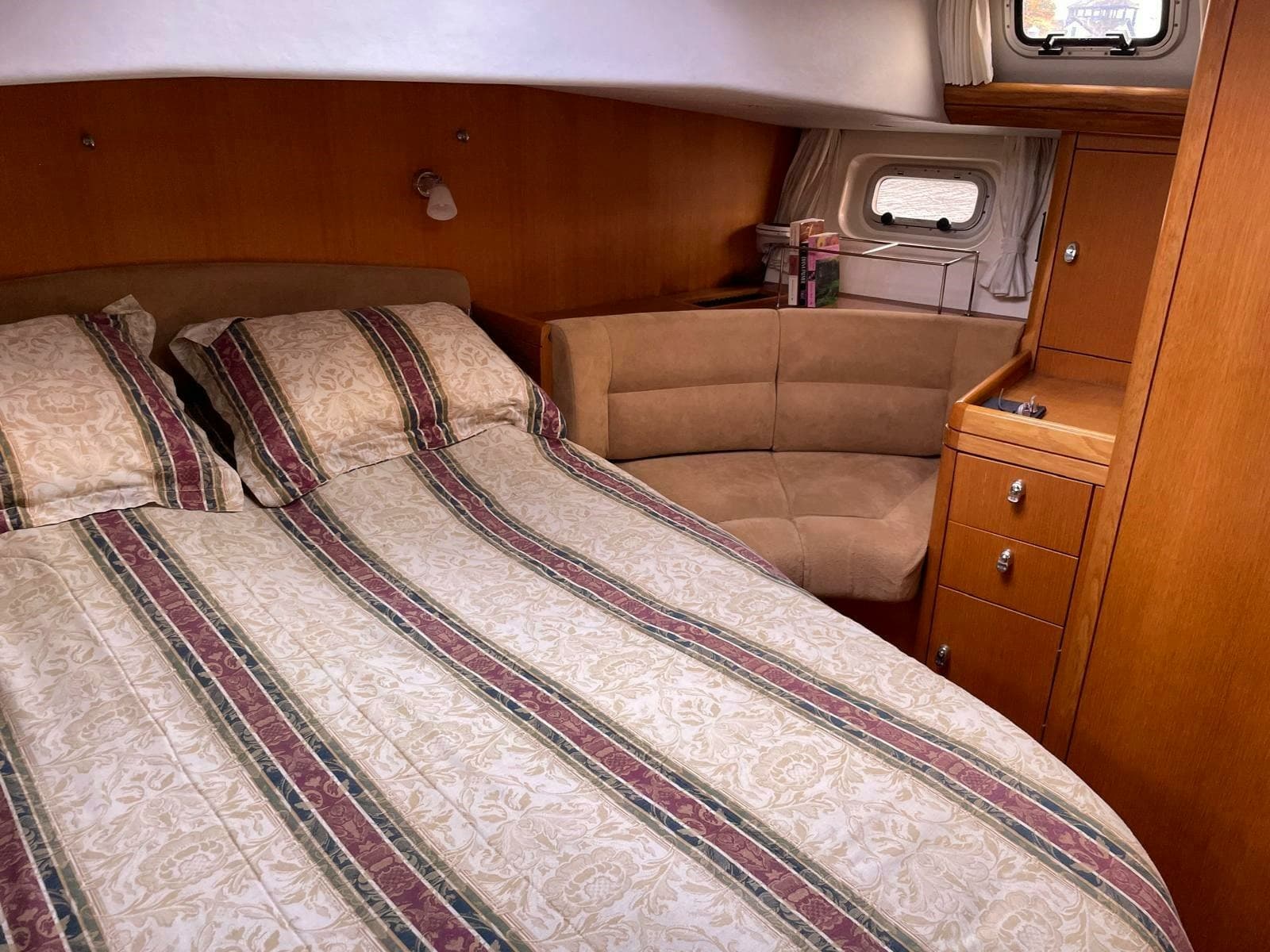 2003 Oyster Yachts 