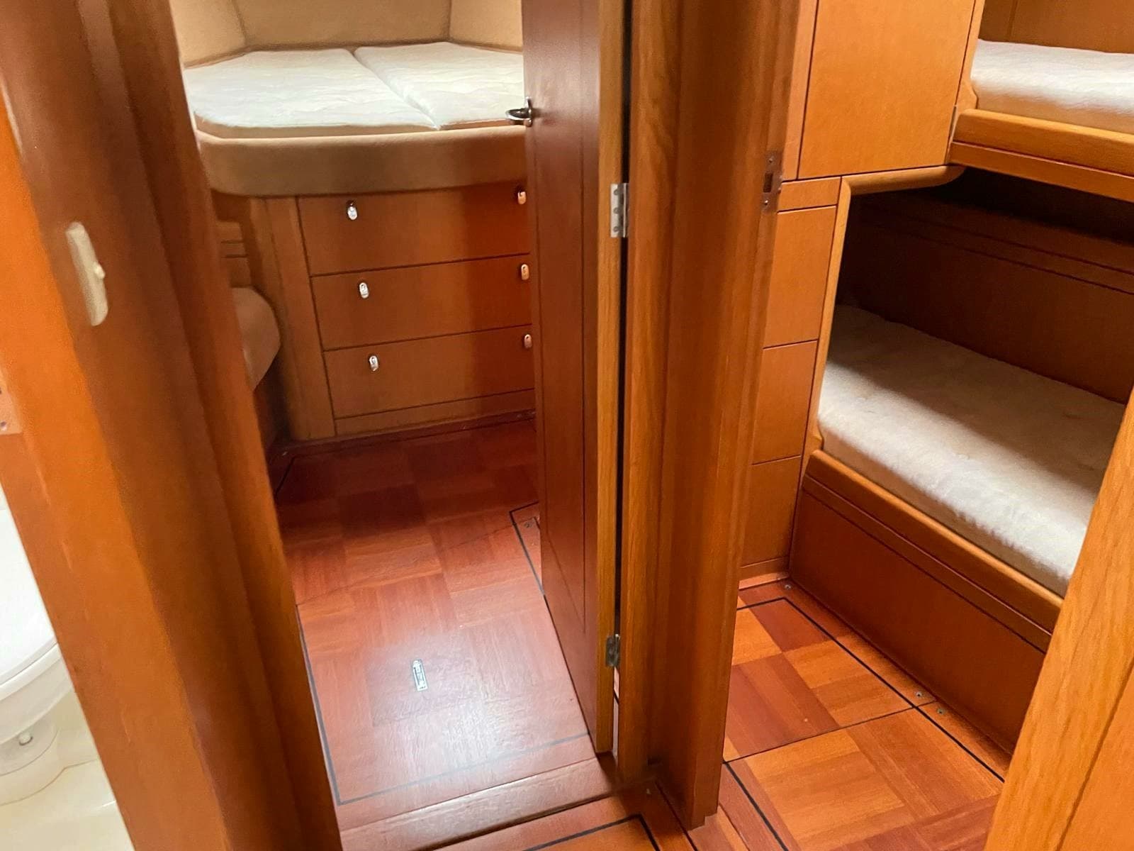 2003 Oyster Yachts 