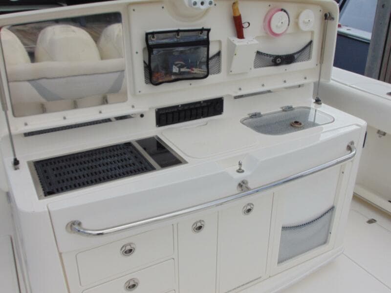 2013 Boston Whaler 370 Outrage