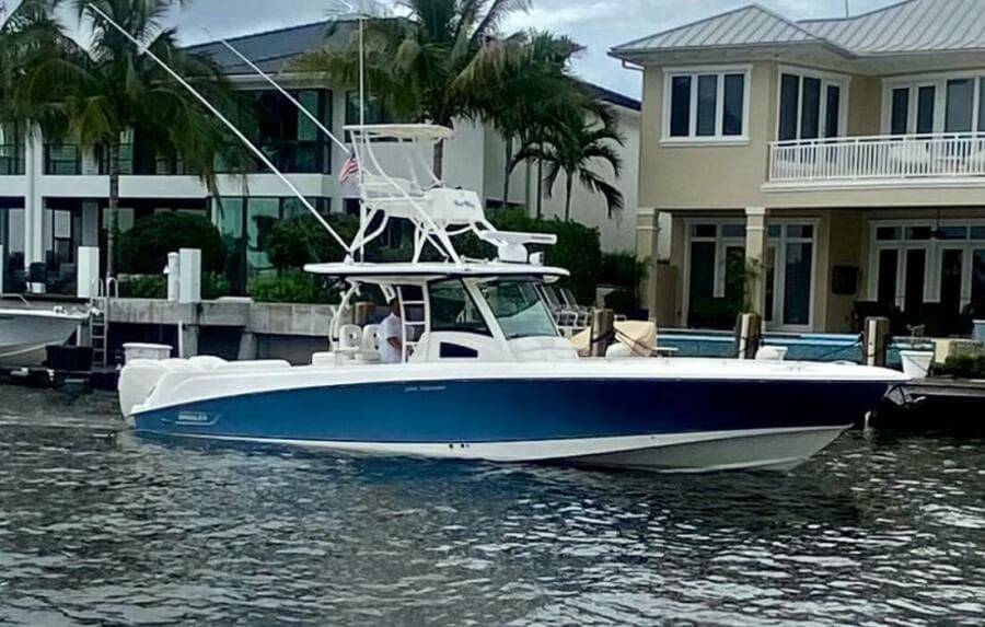 2013 Boston Whaler 370 Outrage