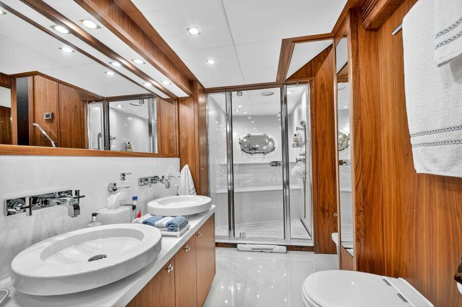 2010 Sunseeker 40m