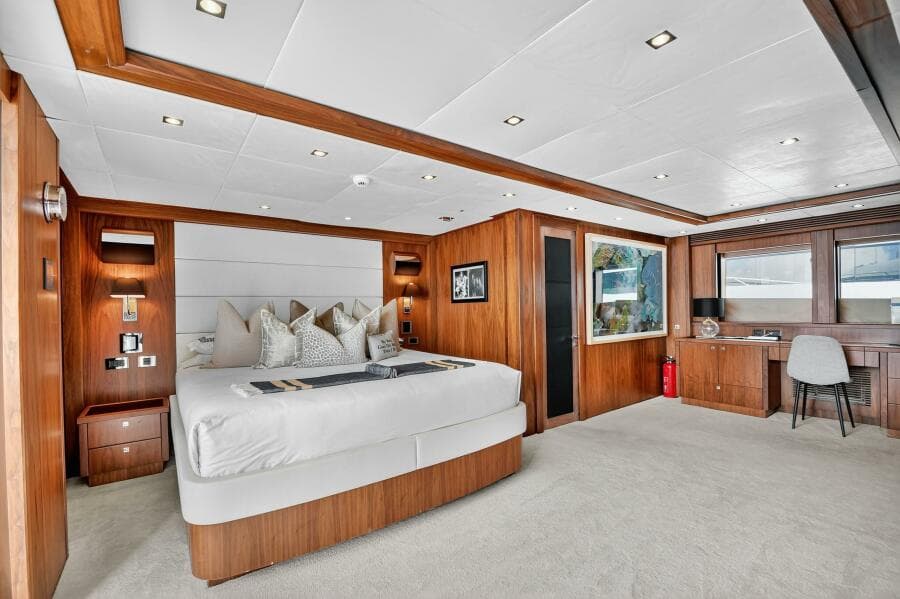 2010 Sunseeker 40m