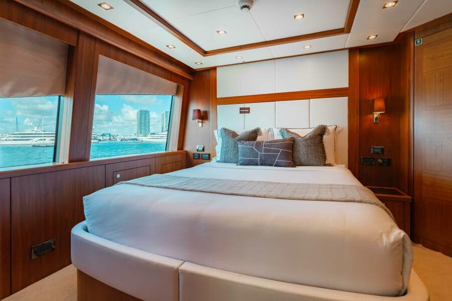 2010 Sunseeker 40m