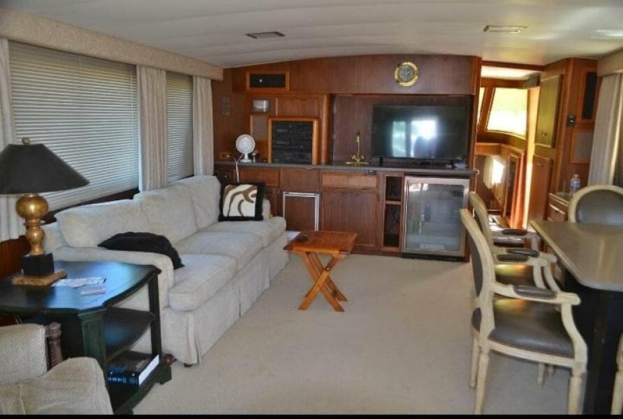 1984 Hatteras 53 Extended Deck Motor Yacht