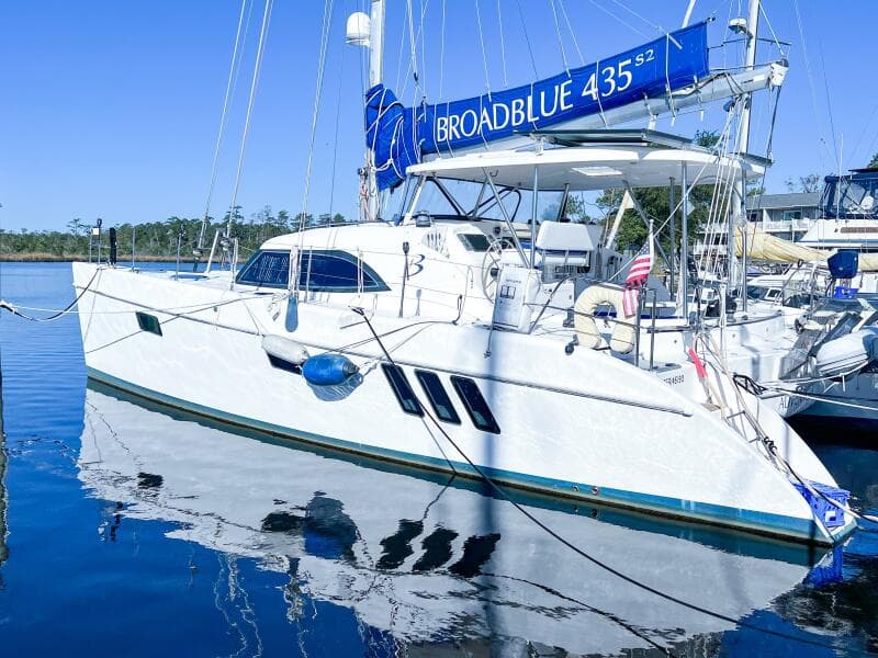 2010 Broadblue 435