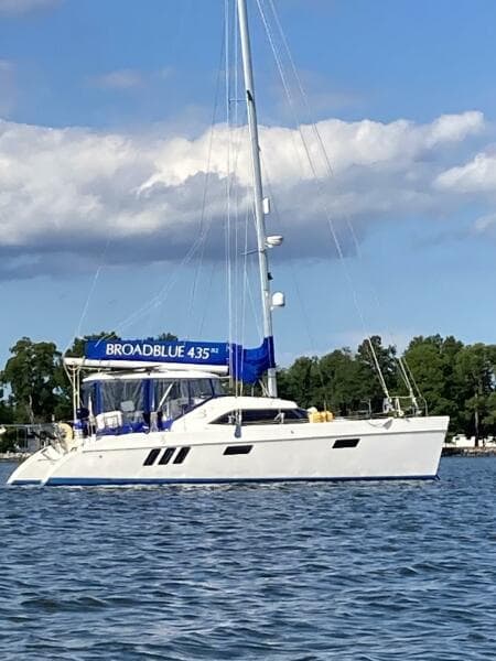 2010 Broadblue 435
