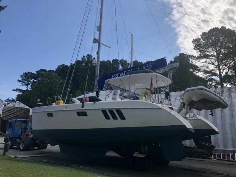 2010 Broadblue 435