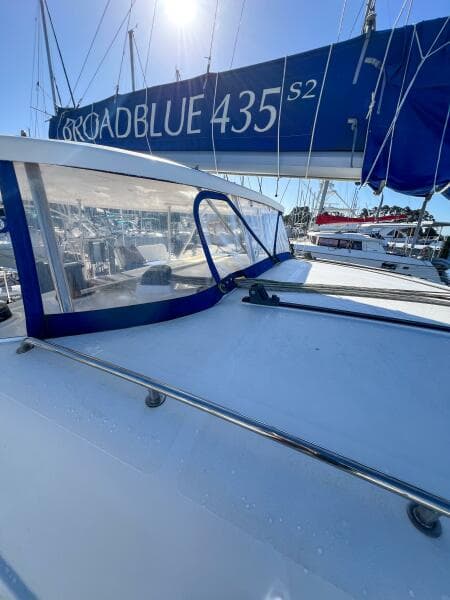 2010 Broadblue 435