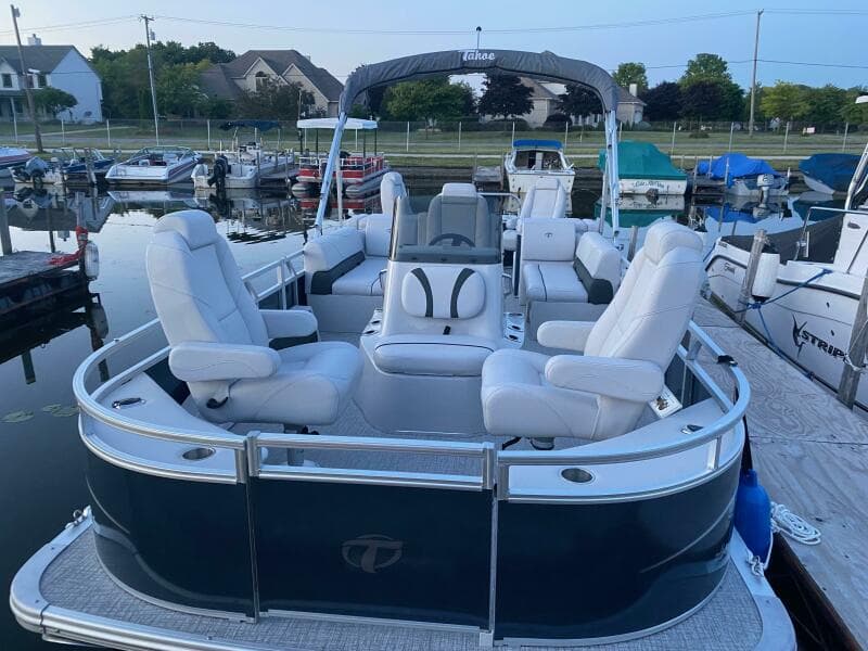 2022 Tahoe GT2585 Center Console Fishing Tritoon