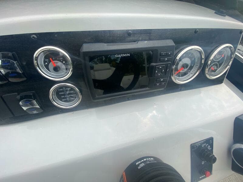 2022 Tahoe GT2585 Center Console Fishing Tritoon